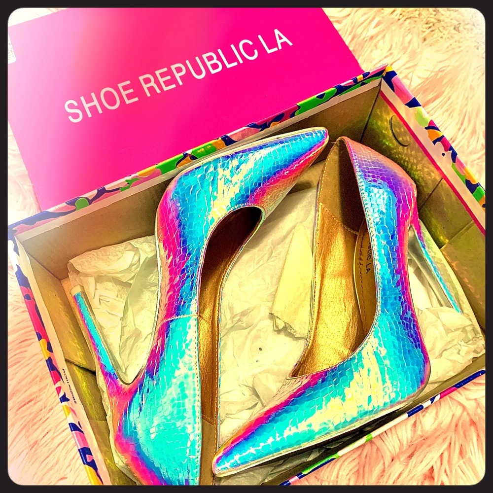 Iridescent silver heels #SHOWSTOPPER